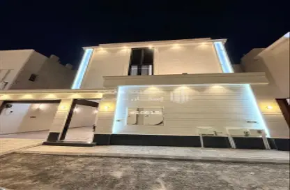 Full Floor - 5 Bedrooms - 3 Bathrooms for sale in Al Nadwah - Riyadh - Ar Riyadh