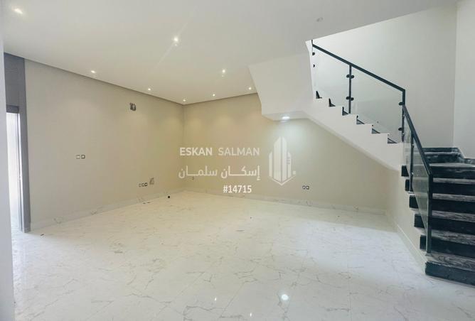 253633 - Property Image 3