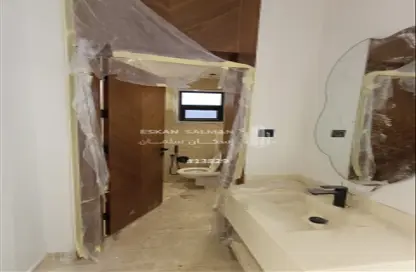 فيلا - 8 غرف نوم - 5 حمامات للبيع في طويق - الرياض - الرياض