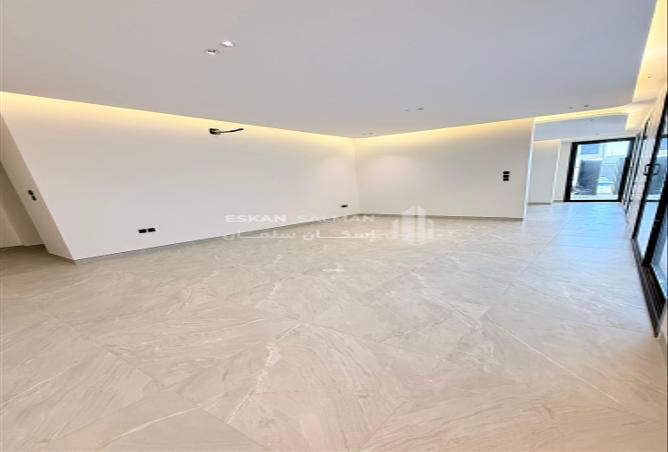 256580 - Property Image 2
