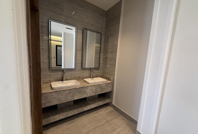 258045 - Property Image 3