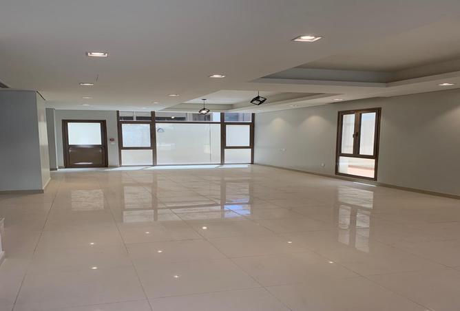 258614 - Property Image 2