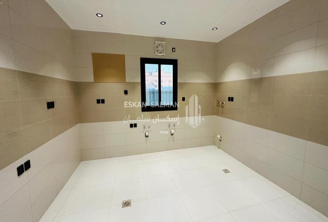 252861 - Property Image 2