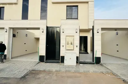 Full Floor - 4 Bedrooms - 4 Bathrooms for sale in Ar Rimal - Riyadh - Ar Riyadh