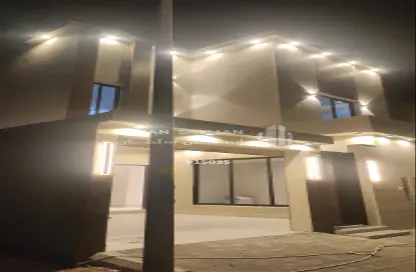 Full Floor - 6 Bedrooms - 3 Bathrooms for sale in Al Janadriyah - Riyadh - Ar Riyadh