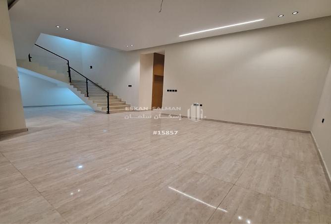 255587 - Property Image 2