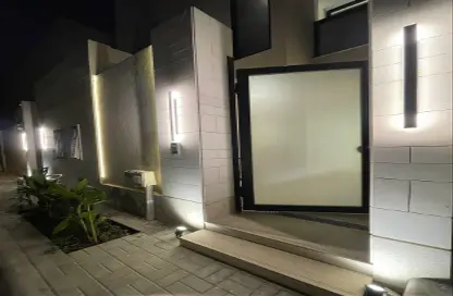 Full Floor - 3 Bedrooms - 5 Bathrooms for rent in Al Yasmin - Riyadh - Ar Riyadh