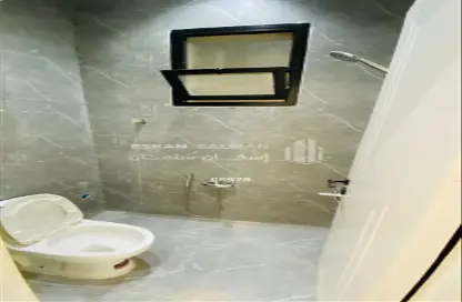Full Floor - 5 Bedrooms - 3 Bathrooms for sale in Ar Riyadh - Jeddah - Makkah Al Mukarramah