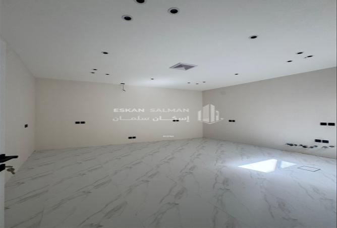 251917 - Property Image 3