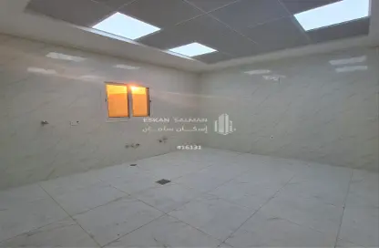 شقة - 5 غرف نوم - 4 حمامات للبيع في إشبيلية - الجبيل - الشرقية
