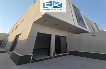 Full Floor - 4 Bedrooms - 5 Bathrooms for sale in Al Janadriyah - Riyadh - Ar Riyadh
