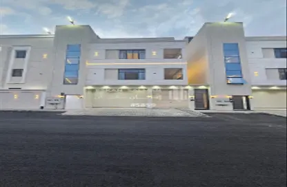 Full Floor - 6 Bedrooms - 4 Bathrooms for sale in Abha - Asir