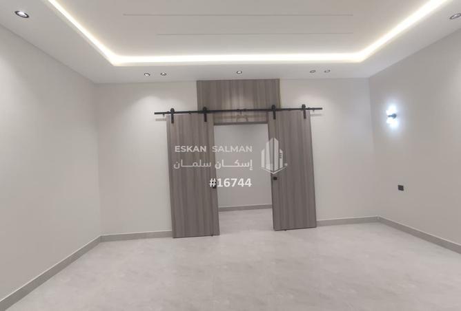 256785 - Property Image 2