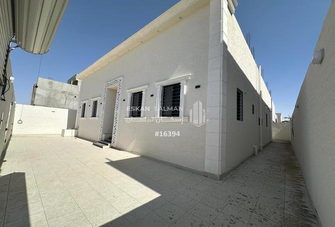 256202 - Property Image 2