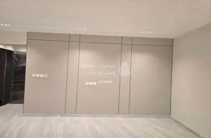 طابق كامل - 6 غرف نوم - 4 حمامات للبيع في الخالدية - بيش - جازان