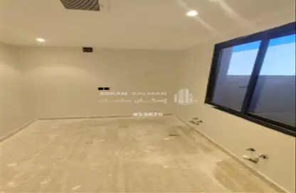 طابق كامل - 6 غرف نوم - 3 حمامات للبيع في طويق - الرياض - الرياض