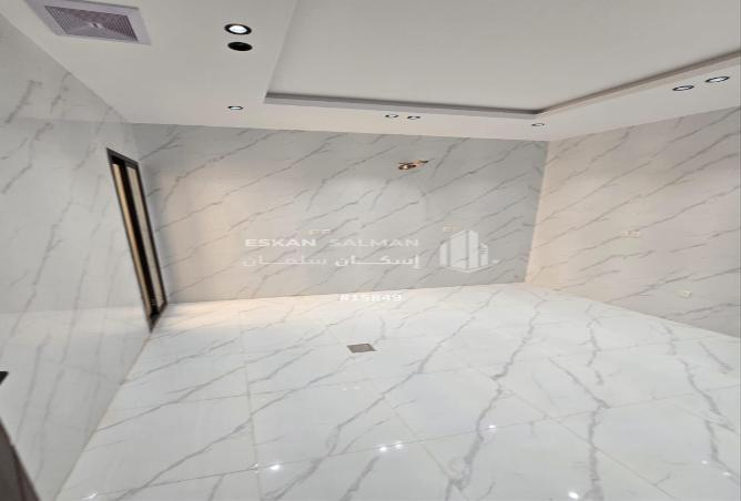 255667 - Property Image 3