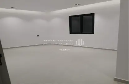 Full Floor - 6 Bedrooms - 4 Bathrooms for sale in Al Janadriyah - Riyadh - Ar Riyadh