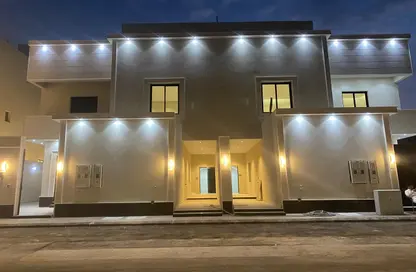 طابق كامل - 3 غرف نوم - 3 حمامات للبيع في الرمال - الرياض - الرياض