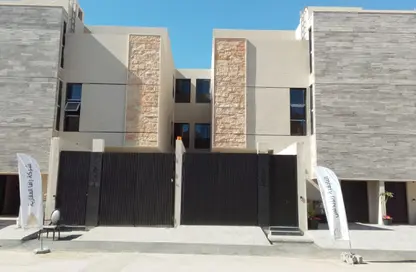 طابق كامل - 3 غرف نوم - 4 حمامات للبيع في قرطبة - الرياض - الرياض