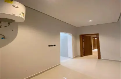 طابق كامل - 5 غرف نوم للبيع في القادسية - الرياض - الرياض