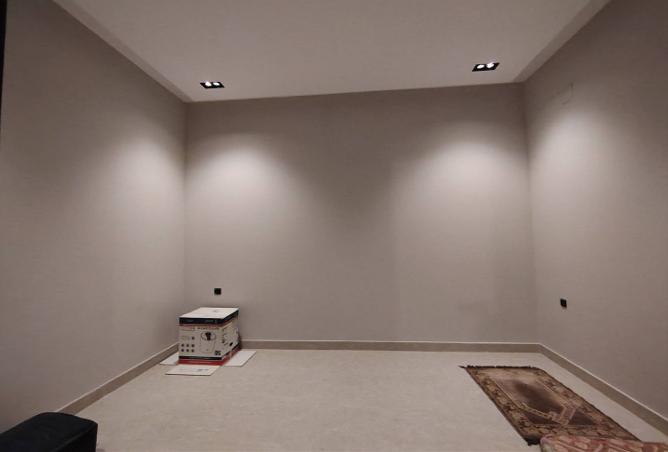 258715 - Property Image 3