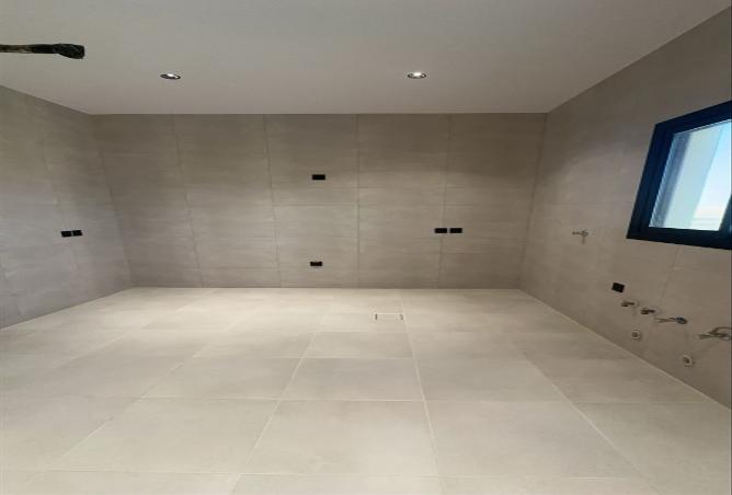 258424 - Property Image 3