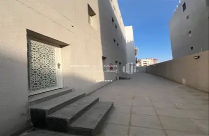 Apartment - 5 Bedrooms - 4 Bathrooms for sale in Al Hamra - Al Khubar - Eastern