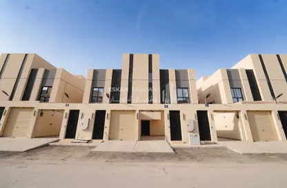 Full Floor - 5 Bedrooms - 4 Bathrooms for sale in Uqaz - Riyadh - Ar Riyadh