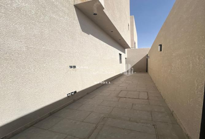 252553 - Property Image 3