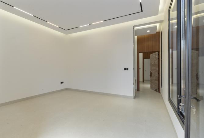 257052 - Property Image 3