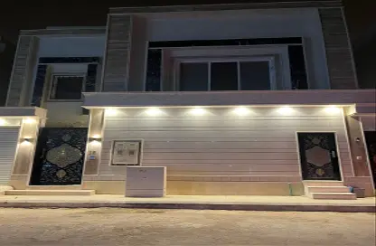 Villa - 5 Bedrooms - 7 Bathrooms for sale in Al Munisiyah - Riyadh - Ar Riyadh