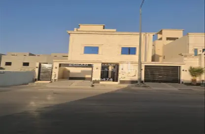 فيلا - 8 غرف نوم - 4 حمامات للبيع في العريجاء الغربي - الرياض - الرياض