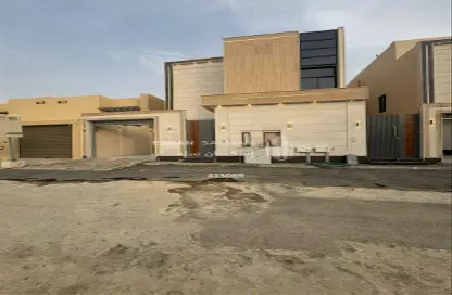 Full Floor - 6 Bedrooms - 3 Bathrooms for sale in Al Janadriyah - Riyadh - Ar Riyadh