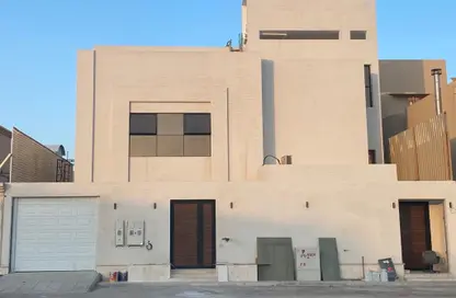 طابق كامل - 6 غرف نوم - 6 حمامات للايجار في الشهداء - الرياض - الرياض
