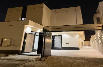 Full Floor - 5 Bedrooms - 4 Bathrooms for sale in Al Janadriyah - Riyadh - Ar Riyadh