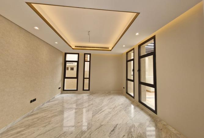 258435 - Property Image 3