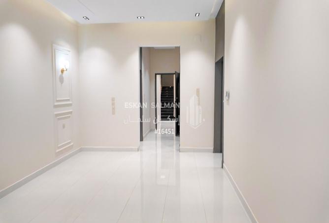 256852 - Property Image 2