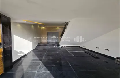 Full Floor - 7 Bedrooms - 4 Bathrooms for sale in Al Dhurfah - Khamis Mushayt - Asir