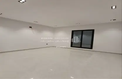 Full Floor - 5 Bedrooms - 3 Bathrooms for sale in Tuwaiq - Riyadh - Ar Riyadh