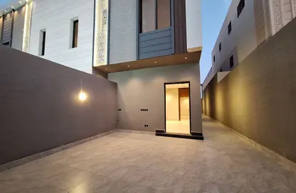 Full Floor - 3 Bedrooms - 3 Bathrooms for sale in Al Munisiyah - Riyadh - Ar Riyadh