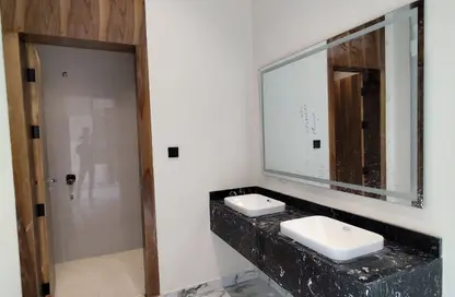 Full Floor - 3 Bedrooms - 3 Bathrooms for sale in Ar Rimal - Riyadh - Ar Riyadh