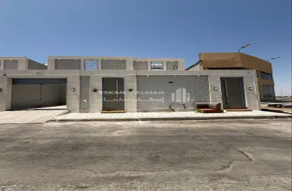 Full Floor - 6 Bedrooms - 4 Bathrooms for sale in Nubala - Madinah - Al Madinah Al Munawwarah