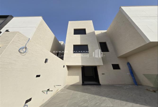 251173 - Property Image 2