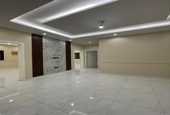 256171 - Property Image 2
