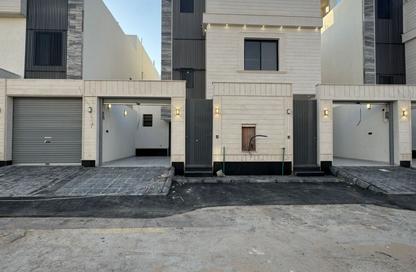 Full Floor - 5 Bedrooms - 4 Bathrooms for sale in Ar Rimal - Riyadh - Ar Riyadh
