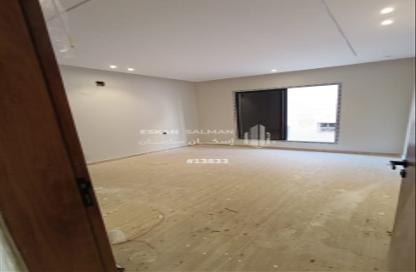 طابق كامل - 6 غرف نوم - 3 حمامات للبيع في طويق - الرياض - الرياض