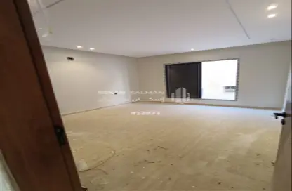 Full Floor - 6 Bedrooms - 3 Bathrooms for sale in Tuwaiq - Riyadh - Ar Riyadh
