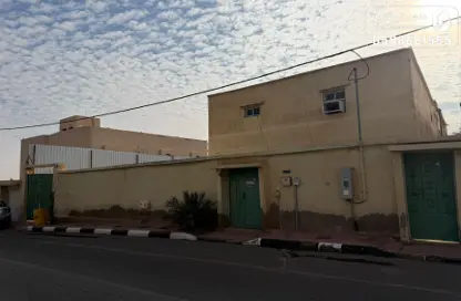 عمارة بالكامل - 4 غرف نوم - 1 حمام للبيع في الديرة - البكيرية - القصيم