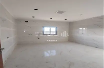 Full Floor - 6 Bedrooms - 4 Bathrooms for sale in Dahiyat Namar - Riyadh - Ar Riyadh